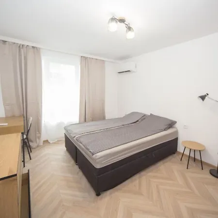 Apartment Aleks Sunrise 2 - Center, Sea Garden! *